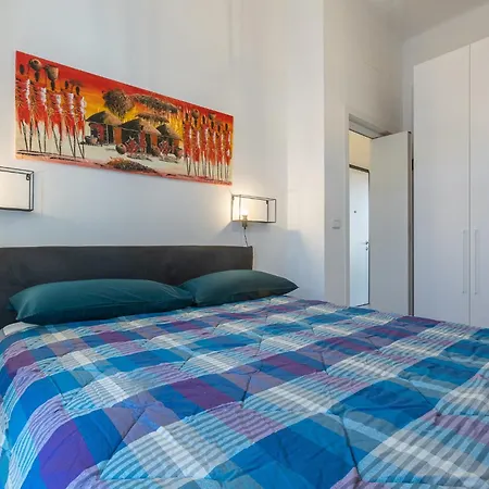 Guesthost - Sant'orsola Stylish Апартаменты *